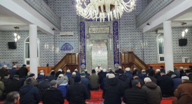 Mamure Camii'nde sabah namazında cemaat buluştu