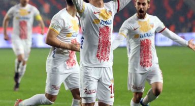 Mehmet Eray Özbek, bu sezon ligde ilk golünü kaydetti