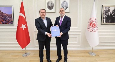 Memur-Sen Genel Başkanı Yalçın, Bakan Işıkhan ile görüştü
