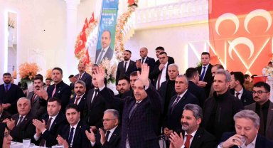 MHP'li Özdemir: "Mustafa başkan, Türkiye'ye mal olmuş kıymetli bir isim"
