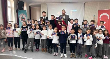 Milli Halterci Halil Mutlu'dan miniklere ziyaret