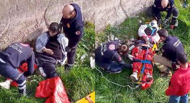 Motosikletiyle demir korkuluğa çarpan sürücü derenin içine savruldu