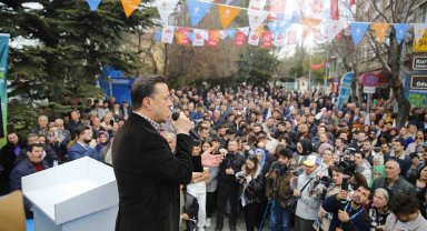 Nebi Hatipoğlu eleştirilere cevap verdi: "Betonlaşmaya karşı olanlar tarım arazilerini imara açarak betonlaştırdılar"