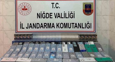 Niğde'de 78 adet kaçak cep telefonu yakalandı