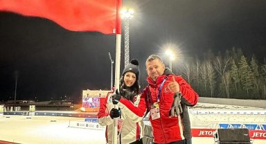 Niğdeli Milli Kayakçı Ebru Tuncer, Türk Bayrağını Estonya'da dalgalandırıyor