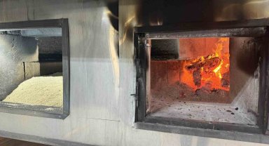 Odun ateşinde kavrulan susamdan vazgeçilmez lezzet tahin üretiyor