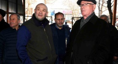 Odunpazarı Belediye Başkanı Kazım Kurt Teksan'da yanan fabrikaya geçmiş olsun ziyareti