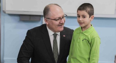 Öğrencinin seçim vaadini Sivas Belediye Başkanı gerçekleştirdi