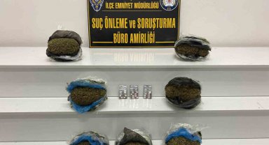 Otobüsteki yolcunun valizinden 7 kilo 992 gram esrar ele geçirildi