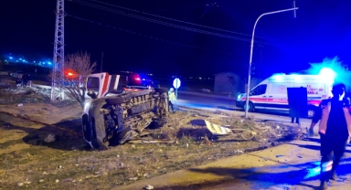 Otomobil ile Ambulans Çarpıştı! Çok Sayıda Yaralı Var