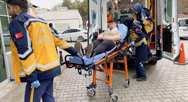Otomobilin çarptığı yaya hastanelik oldu