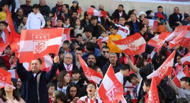 "Minik Yiğidolar" Sivasspor'a destek oldu