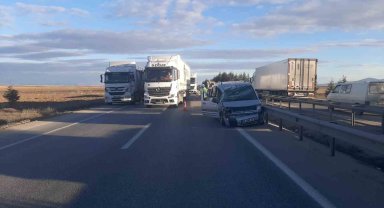 Seyir halindeki kamyonet, tankere arkadan çarptı, 1 kişi hayatını kaybetti