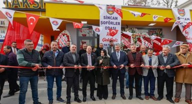 Sincan Belediye Başkanı Ercan 'Vatan Taksi Durağı'nın açılışını yaptı