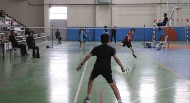 Sivas'ta badminton rüzgarı esti