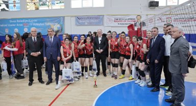 Sivas'ta düzenlenen 100. Yıl voleybol turnuvası tamamlandı