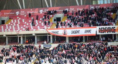 Sivassporlu taraftarlar Rizespor maçına ilgi göstermedi