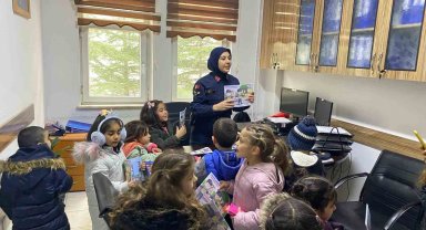 Sorgun'da anaokulu öğrencileri jandarma komutanlığını ziyaret etti