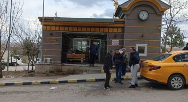 Taksi durakları arasındaki husumet kanlı bitti: 1 yaralı