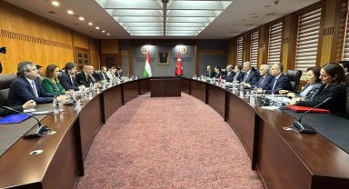 Ticaret Bakanı Bolat: "Türkiye'den Macaristan'a doğal gaz ihracatının bu yıl başlayacak olması, iki ülke ticaretini daha yukarı rakamlara ulaştıracaktır"