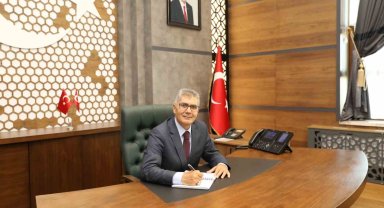 Vali Çelik: "Tek Millet, Tek Bayrak, Tek Vatan, Tek Devlet ilkeleri ve Türkiye Yüzyılı hedefleri doğrultusunda ilelebet yaşatmanın azim ve kararlığındayız"