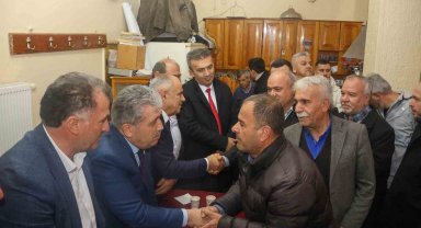 Yahyalı'da miting havasında seçim bürosu açıldı