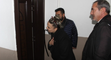 Yeniden Refah Partisi Karaman Belediye Başkan Adayı Durdu Elif ÇELİKTAŞ'ın çat kapı ziyaretleri devam ediyor.