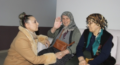 Yeniden Refah Partisi Karaman Belediye Başkan adayı Elif ÇELİKTAŞ, Dursun Fakih Huzurevini ziyaret etti.