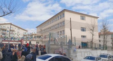 Yoğun bakımda yaşam savaşı veren çocuğun babasından ihmal ve öğretmen darbı iddiası