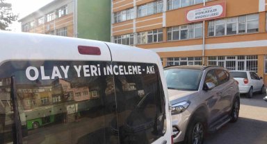 Yorgun mermi okula isabet etti