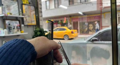 'Erkek mesleği' denilen iki işi de tek başına yapıyor