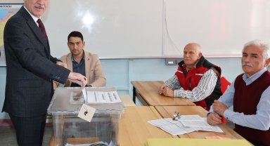 AK Parti Kırıkkale Belediye Başkan Adayı Saygılı oyunu kullandı