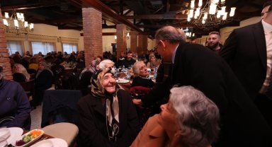 Bakan Özhaseki, Ankara'da kentsel dönüşüm hak sahipleriyle iftarda buluştu