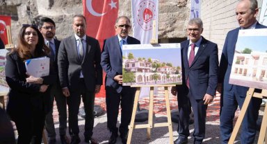 Bakan Özhaseki: "Önümüzdeki aydan itibaren her ay 10 - 15 bin konutu dağıtmaya devam edeceğiz"