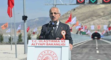 Bakan Uraloğlu: "Ankara-İstanbul yeni otoyolu, Ankara-İstanbul Süper Hızlı Treni proje çalışmalarına başladık"