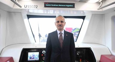 Bakan Uraloğlu: "İstanbul Havalimanı metrolarında ilk defa kullanılan demiryolu hat altyapı sistemini kullandık"