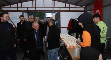 Başkan Büyükkılıç; büyükşehirin iftar sofrasını ziyaret etti