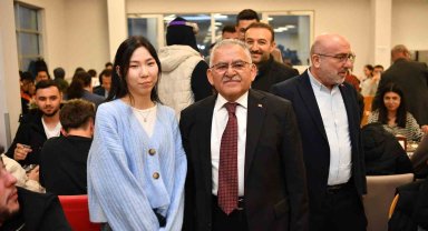 Başkan Büyükkılıç; KAYÜ'de öğrencilerle iftar sofrasında buluştu