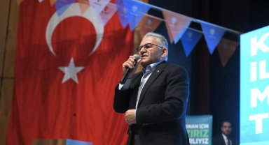 Başkan Büyükkılıç'tan Arıkan'a: "Mahmut'a bu tür yaklaşımlar yakışmıyor. Ben kimsenin afişini indirmedim"