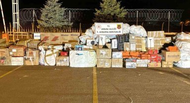 Başkentte gümrük kaçakçılarına operasyon: 240 bin adet makaron ele geçirildi