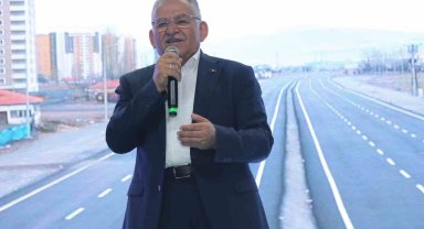 Berber ve kuaförler ile buluşan Başkan Büyükkılıç: "Biz biriz, beraberiz"