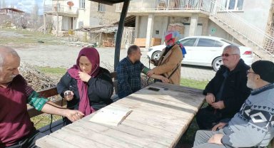 Beyşehir'de vatandaşlara tarlada, bahçede sağlık hizmeti
