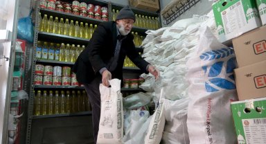 Bu bakkalda para geçmiyor