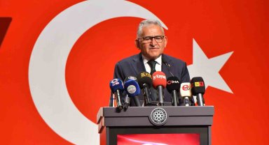 Büyükkılıç: "İstiklal Marşı, Türk milletinin bağımsızlık ve özgürlük mücadelesinin simgesidir"