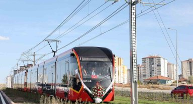Büyükşehir'den kesintisiz konforlu raylı sistem ulaşım hizmeti