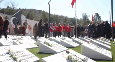 Çanakkale Zaferi'nin 109. yıldönümünde şehitler dualarla anıldı