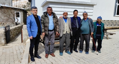 Cihangir Lale bütün köylerde güleryüz ve ilgiyle  karşılanıyor.