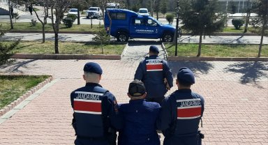 Cinayet suçundan aranan şüpheli jandarma devriyesinde yakalandı