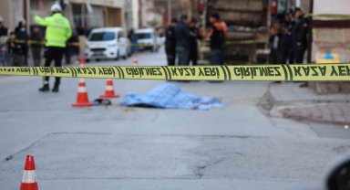 Çöp kamyonunun çarptığı kadın hayatını kaybetti