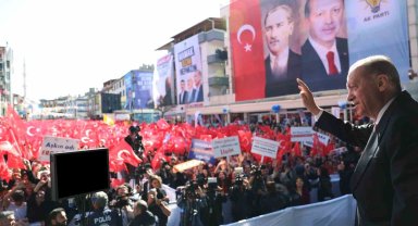 Cumhurbaşkanı Erdoğan: "Bizim siyaset geleneğimizde beklentiler karşılanmayınca muhalefetin yaptığı gibi suçu, hatayı, kusuru millete atmak yoktur"